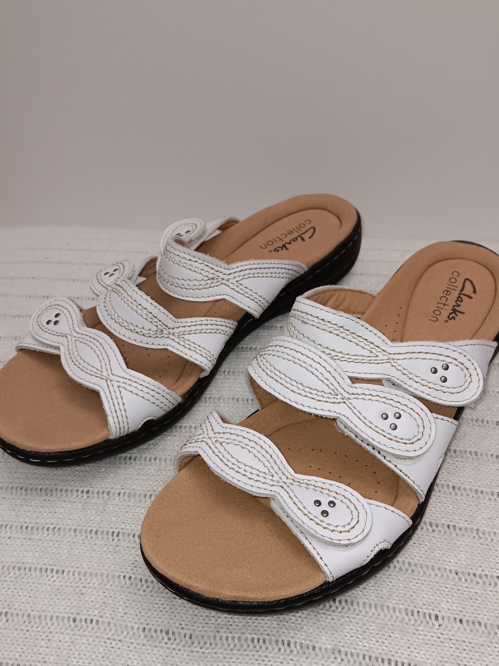 New Clarks Collection White Triple-Strap Comfort Sandals